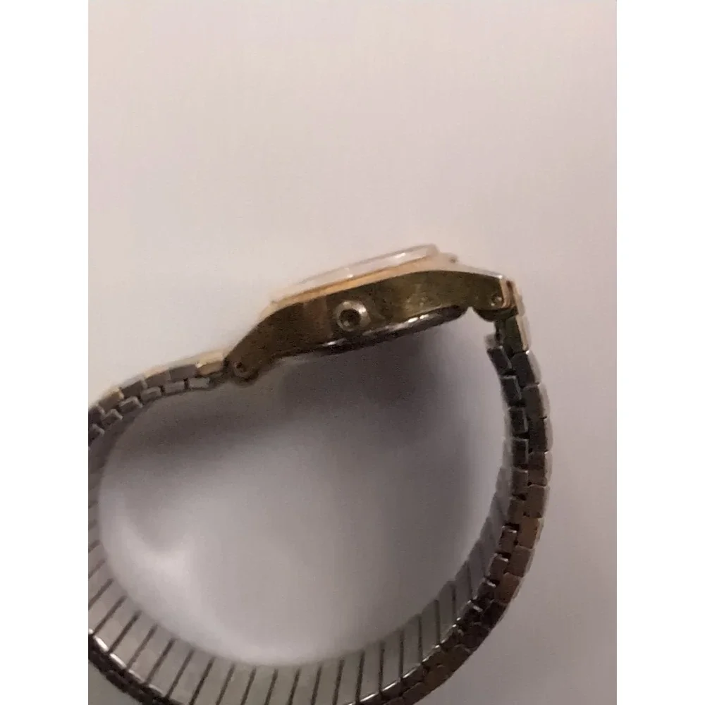 Vintage Classic Minimalist Vintage Timex Gold Expansion -‎ Missing Crown